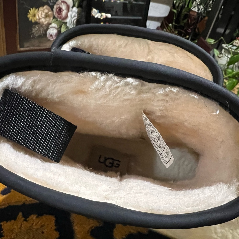 UGG Cream Shearling Ankle Boots - Picture 5 of 6